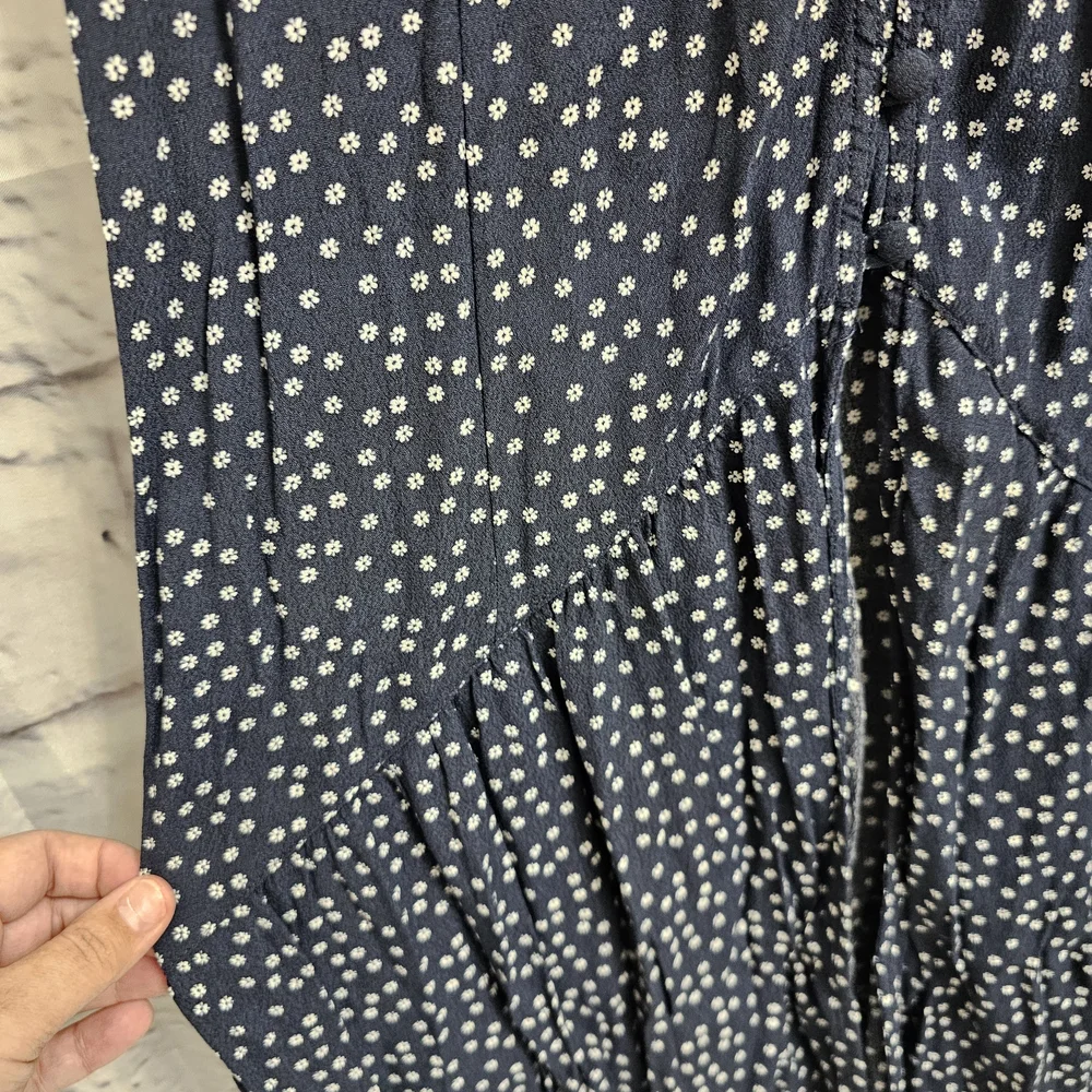Abercrombie & Fitch Navy and White Foral Maxi Dress Size Medium